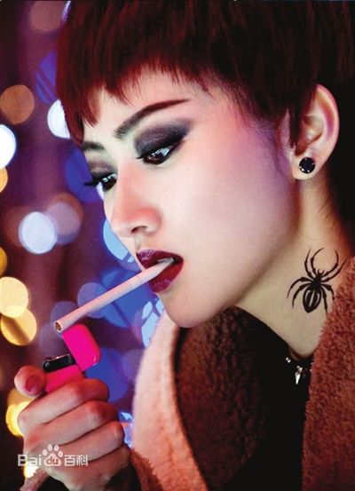 景甜(Jing Tian)警察故事性感图片壁纸