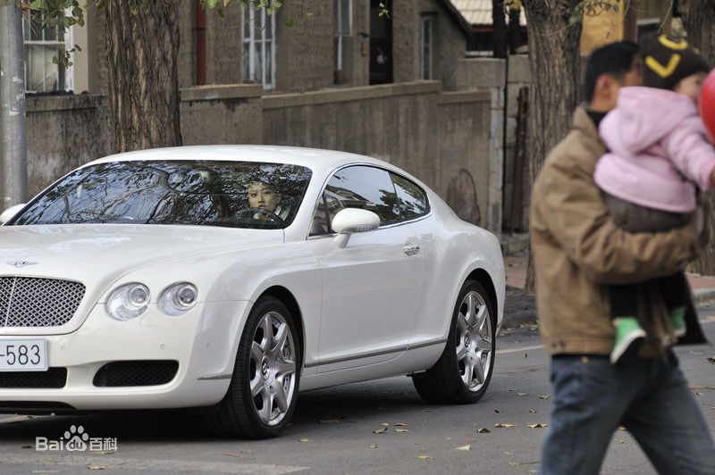 景甜(Jing Tian)出演《我的美女老板》最新剧照