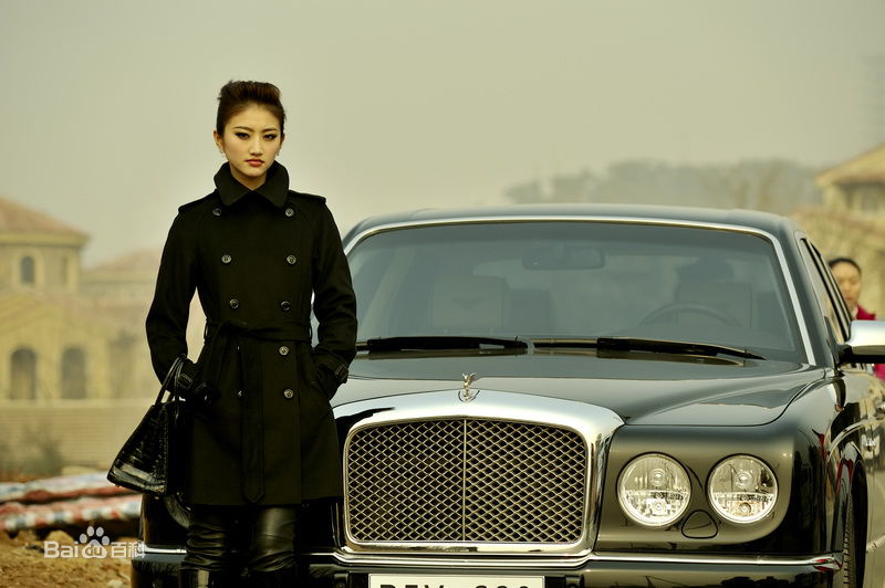 景甜(Jing Tian)出演《我的美女老板》最新剧照