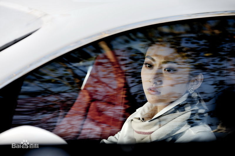 景甜(Jing Tian)出演《我的美女老板》最新剧照