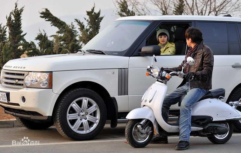 景甜(Jing Tian)出演《我的美女老板》最新剧照