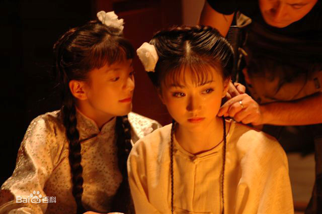 景甜(Jing Tian)出演《狂蟒惊魂》剧照