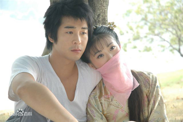 景甜(Jing Tian)出演《狂蟒惊魂》剧照