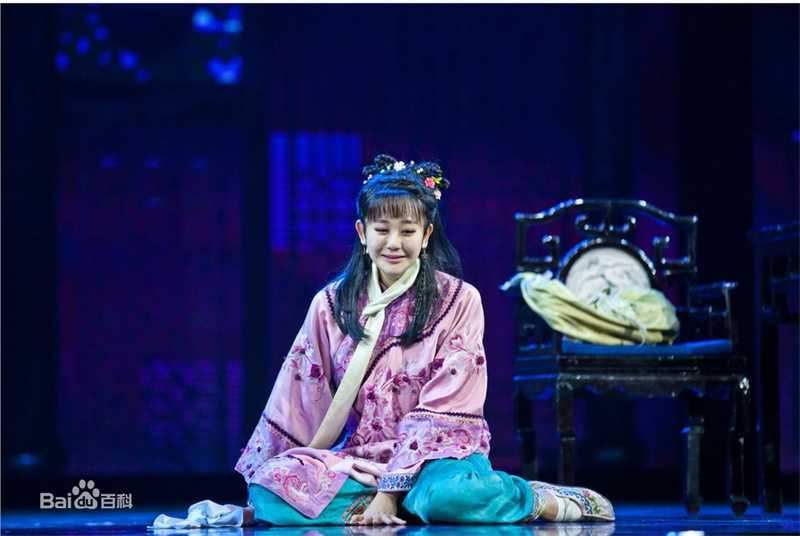 海陆（饰演 建宁公主）话剧鹿鼎记剧照