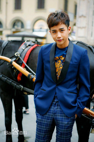 李茂(Caesar)最新时装周壁纸