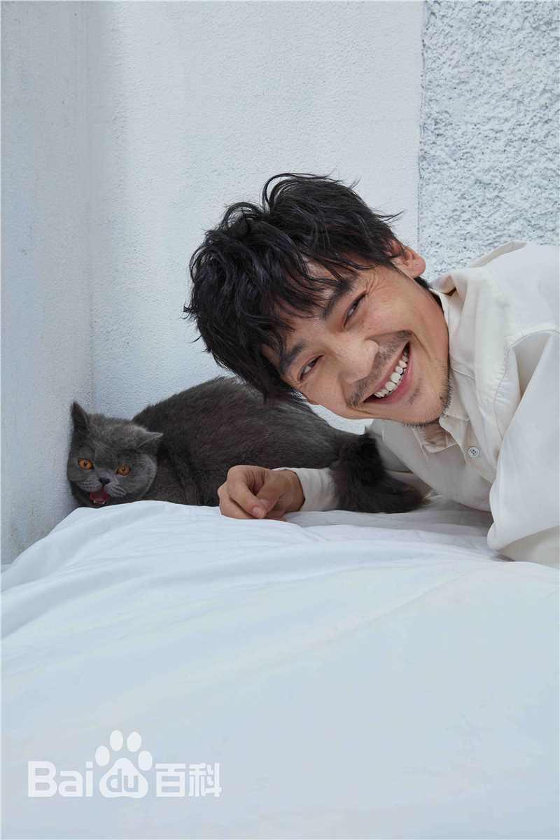 王紫逸(Leo)白色系