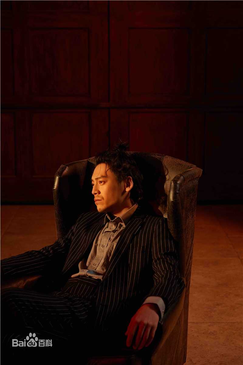 王紫逸(Leo)精选黑色西装图册