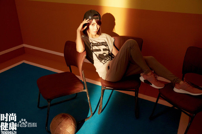 最全袁姗姗(Mabel Yuan)在《时尚健康》中的壁纸