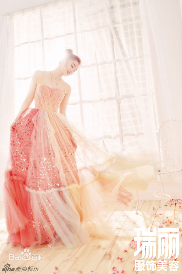 最优质袁姗姗(Mabel Yuan)在《瑞丽服饰美容》中的相册