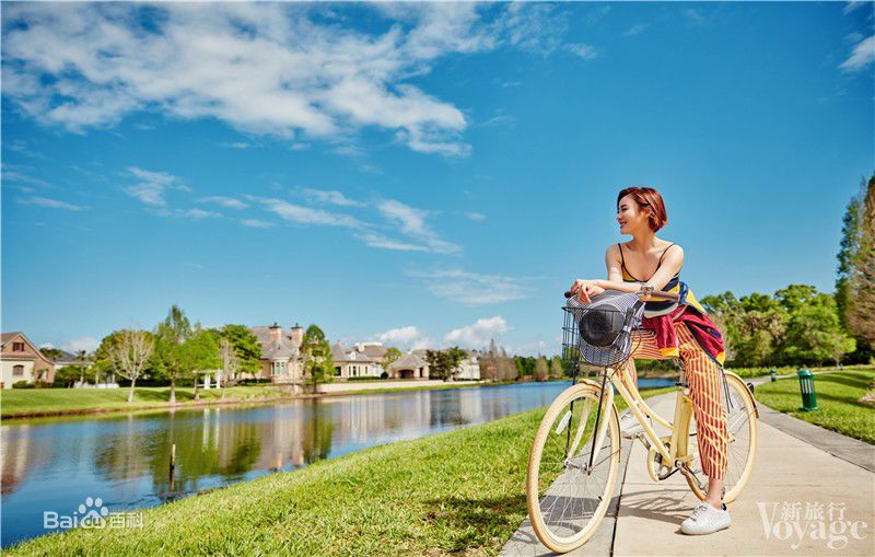 最新袁姗姗(Mabel Yuan)在《新旅行》2016年8月刊中的壁纸