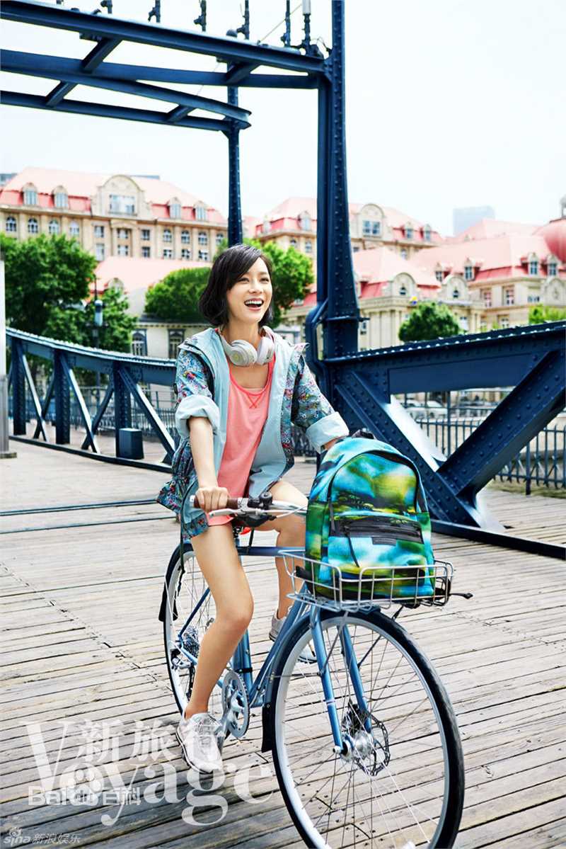 最新袁姗姗(Mabel Yuan)在《新旅行》2016年8月刊中的壁纸