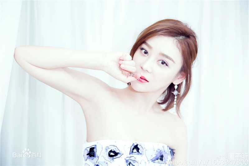 袁姗姗(Mabel Yuan)银汉游戏15周年群星闪耀夜性感图片图集