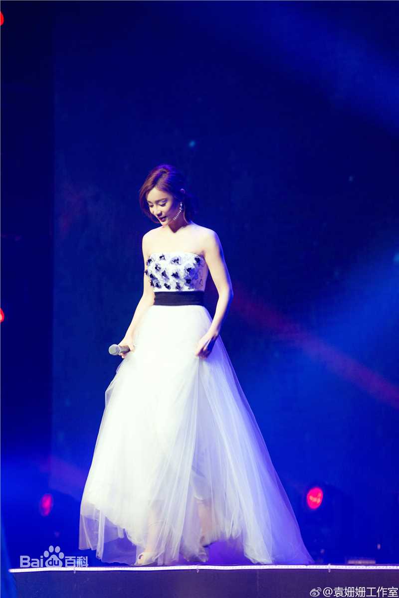 袁姗姗(Mabel Yuan)银汉游戏15周年群星闪耀夜性感图片图集