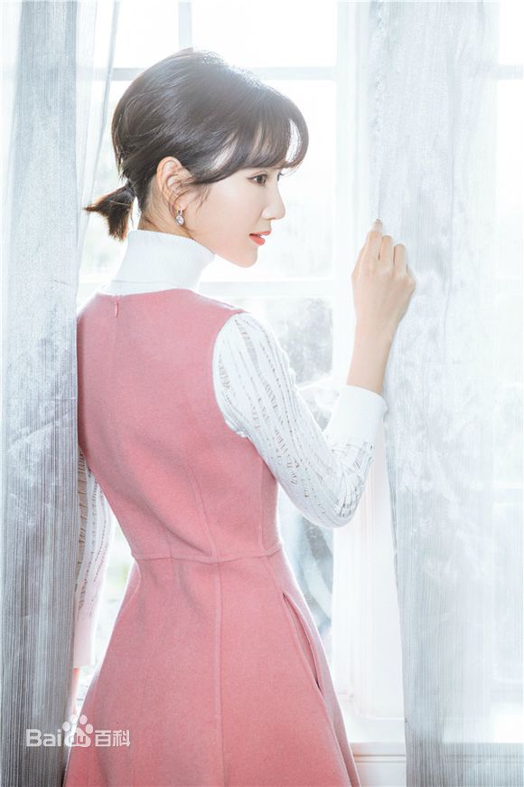 毛晓彤(Rachel Momo)街拍前后照片