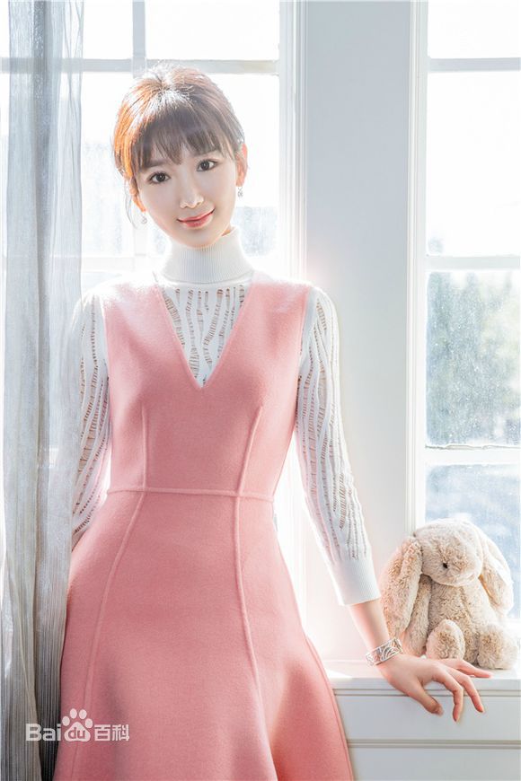 毛晓彤(Rachel Momo)街拍前后照片