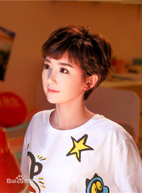 毛晓彤(Rachel Momo)在《微微一笑很倾城》二喜中的