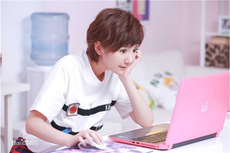 毛晓彤(Rachel Momo)在《微微一笑很倾城》二喜中的