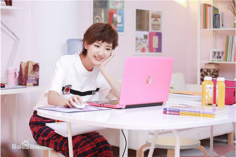 毛晓彤(Rachel Momo)在《微微一笑很倾城》二喜中的