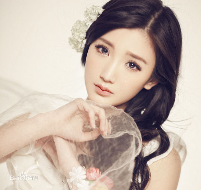 毛晓彤(Rachel Momo)最新·壁纸