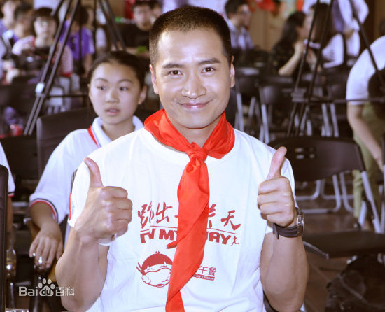 何晟铭(Michael)免费午餐公益活动前后照片