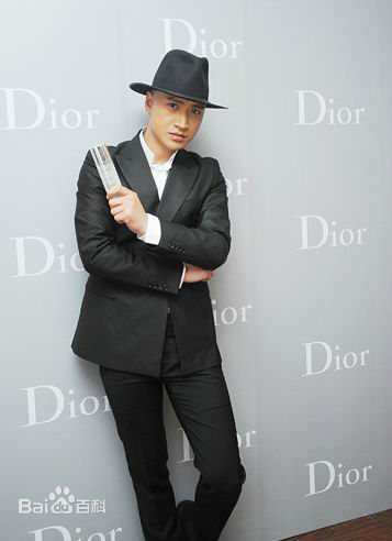 何晟铭(Michael)昆明Dior雪精灵之旅性感图片壁纸