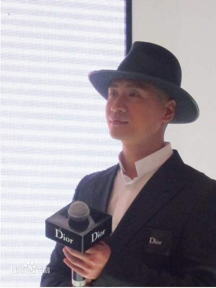 何晟铭(Michael)昆明Dior雪精灵之旅性感图片壁纸