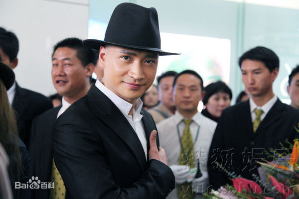 何晟铭(Michael)昆明Dior雪精灵之旅性感图片壁纸