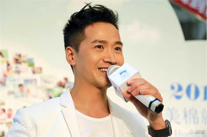 何晟铭(Michael)现身沈阳出席活动前后照片