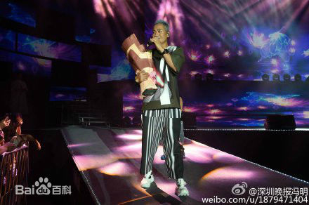 何晟铭(Michael)深圳秀色乐客时尚盛典演唱会前后照片
