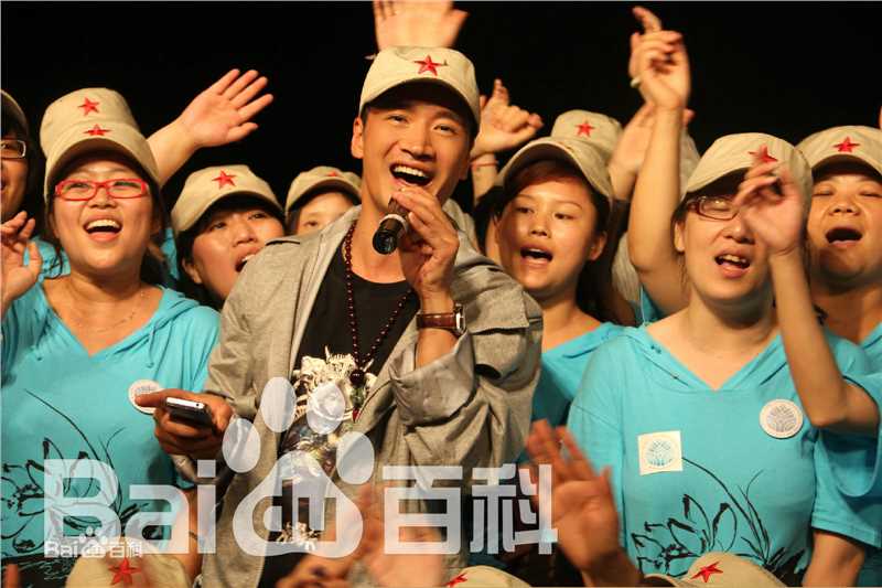 何晟铭(Michael)荷花节素颜照壁纸