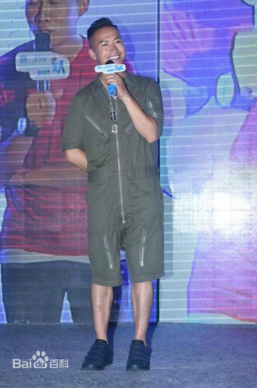 何晟铭(Michael)荷花节素颜照壁纸