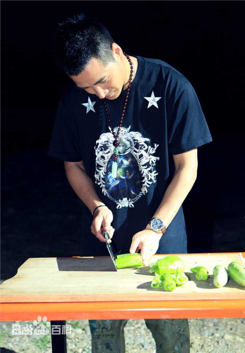 何晟铭(Michael)荷花节素颜照壁纸