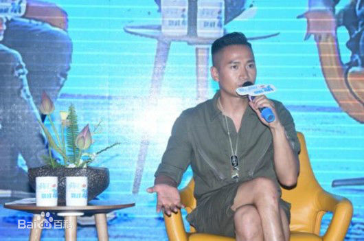 何晟铭(Michael)荷花节素颜照壁纸