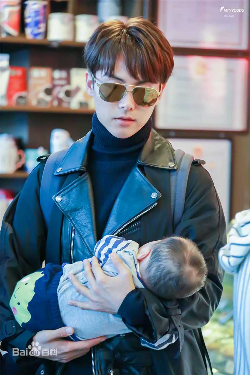 马天宇(Ray Ma)机场照3性感图片图集