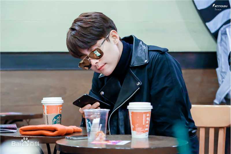 马天宇(Ray Ma)机场照3性感图片图集