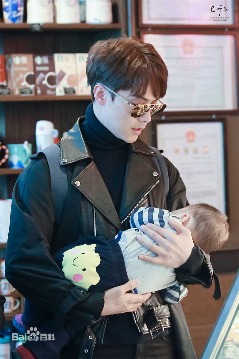 马天宇(Ray Ma)机场照3性感图片图集