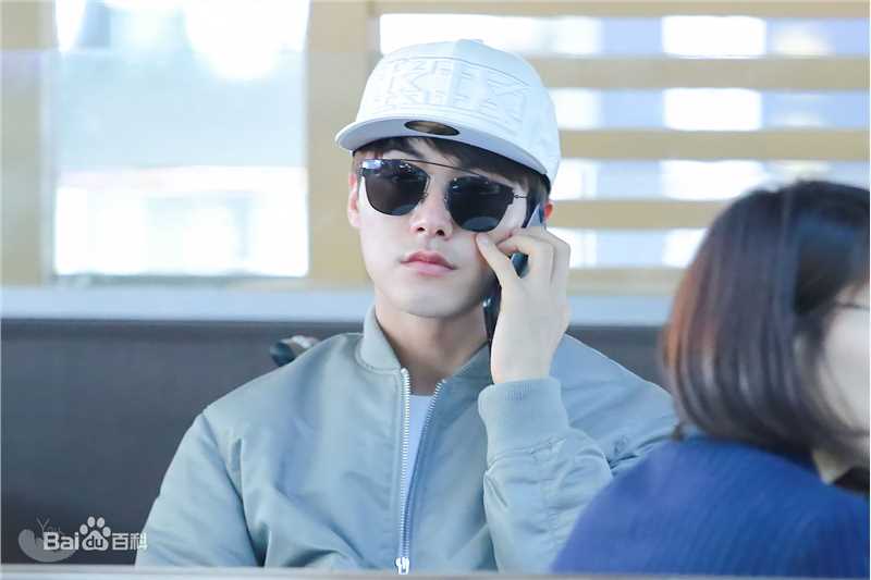 马天宇(Ray Ma)机场照3性感图片图集