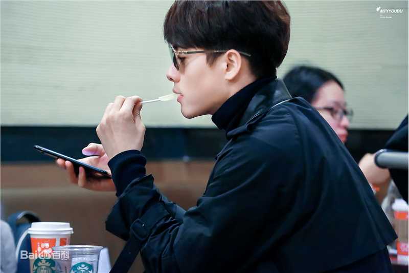 马天宇(Ray Ma)机场照3性感图片图集