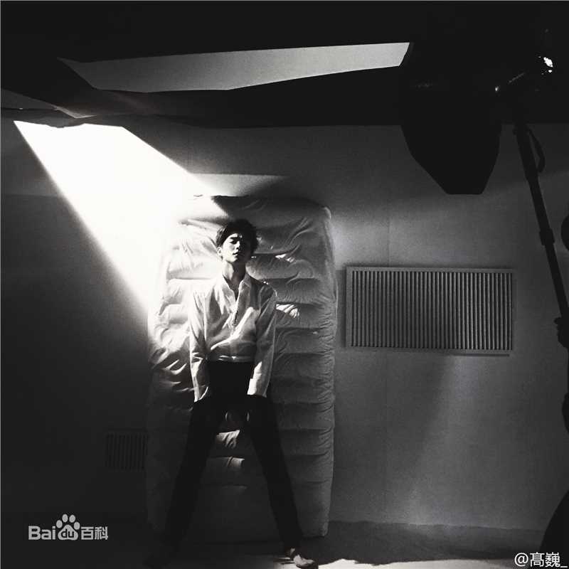 最新马天宇(Ray Ma)在《精品购物指南》中的图集