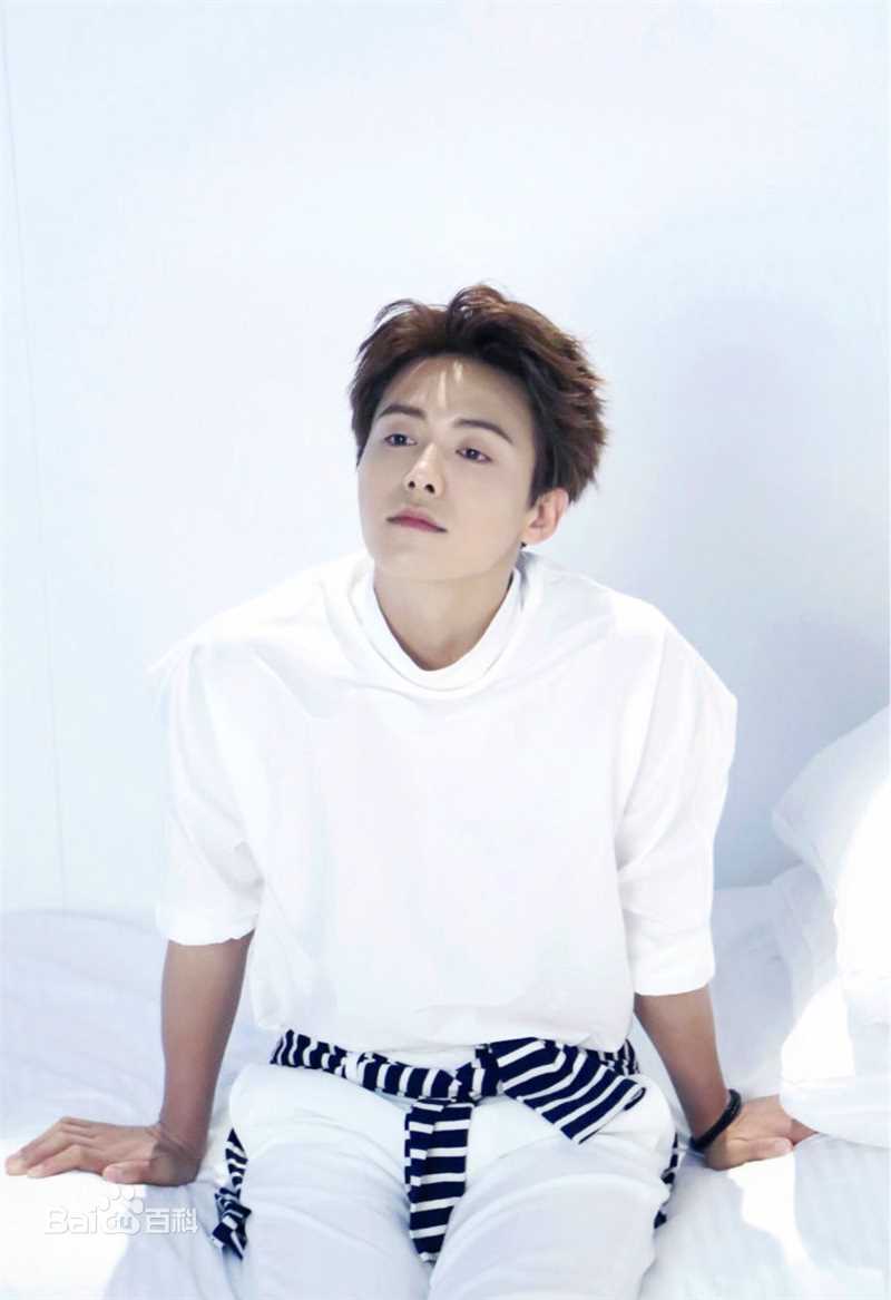 最新马天宇(Ray Ma)在《精品购物指南》中的图集