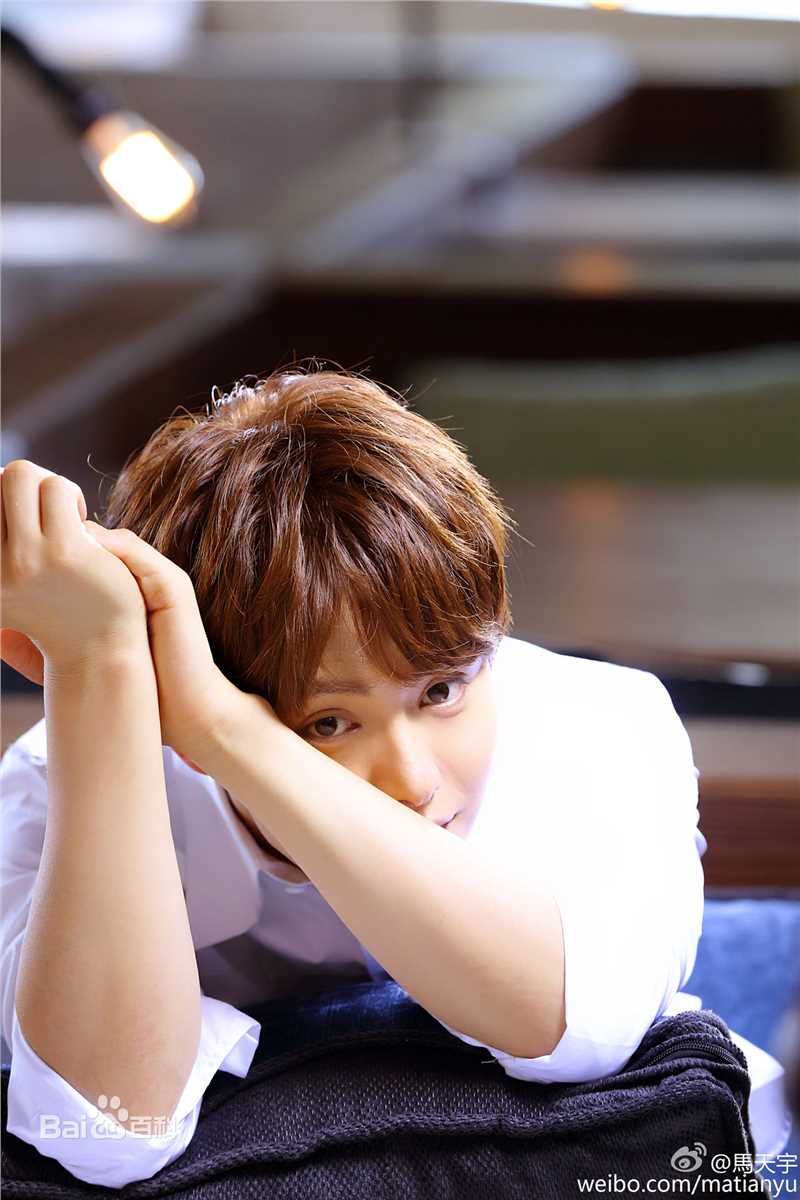 最新马天宇(Ray Ma)在EP《手花》中的图集