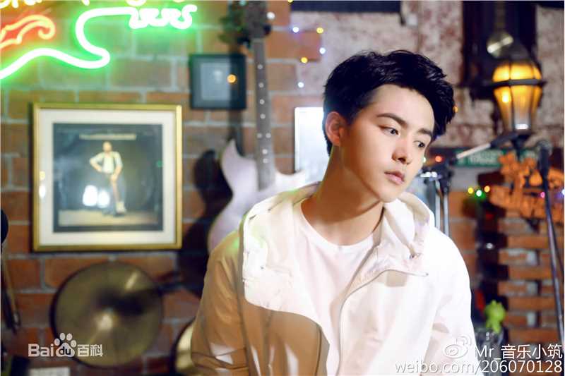 最新马天宇(Ray Ma)在EP《手花》中的图集