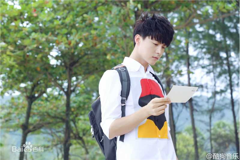 最新马天宇(Ray Ma)在EP《手花》中的图集