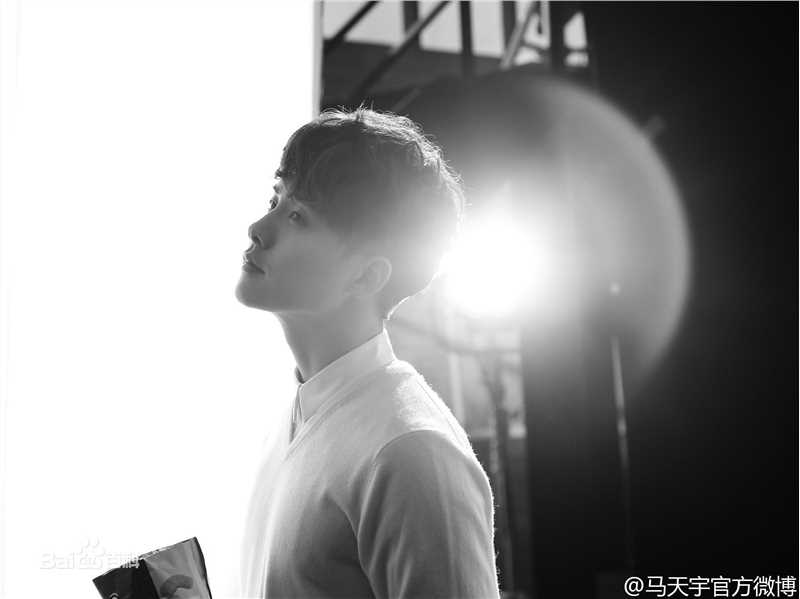 马天宇(Ray Ma)回头客辣大叔烤薯片代言前后照片