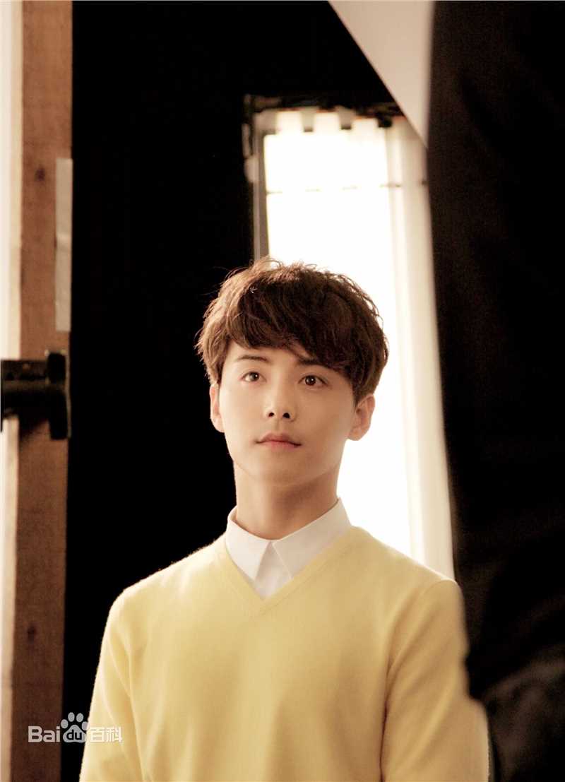 马天宇(Ray Ma)回头客辣大叔烤薯片代言前后照片