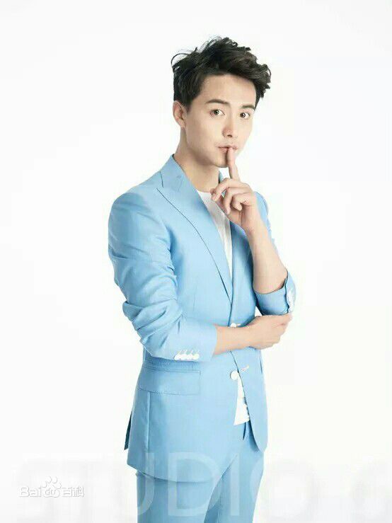 马天宇(Ray Ma)回头客辣大叔烤薯片代言前后照片