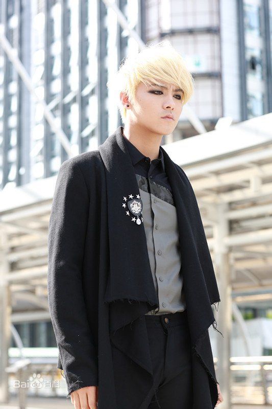 高清马天宇(Ray Ma)在专辑《世界之外》中的图册