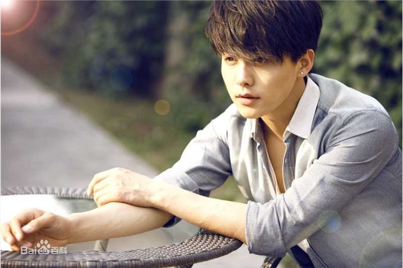 高清马天宇(Ray Ma)在专辑《世界之外》中的图册