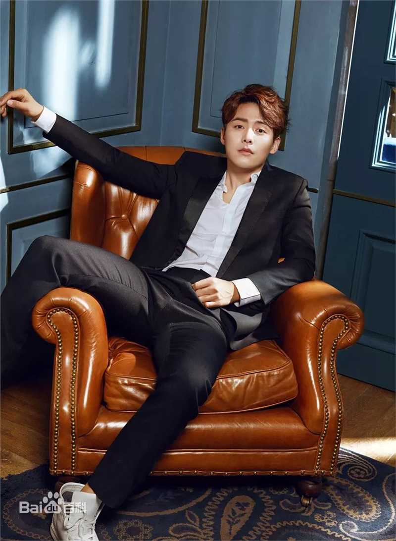 马天宇(Ray Ma)在《时尚先生》明星特辑中的