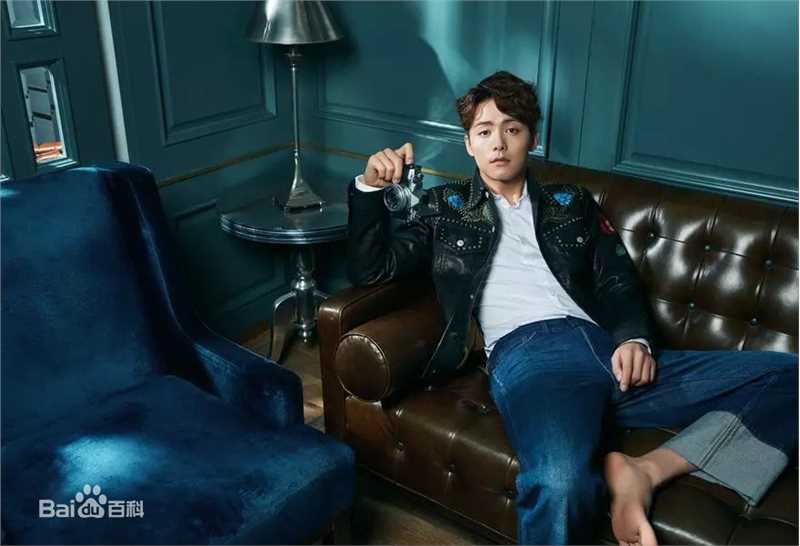 马天宇(Ray Ma)在《时尚先生》明星特辑中的